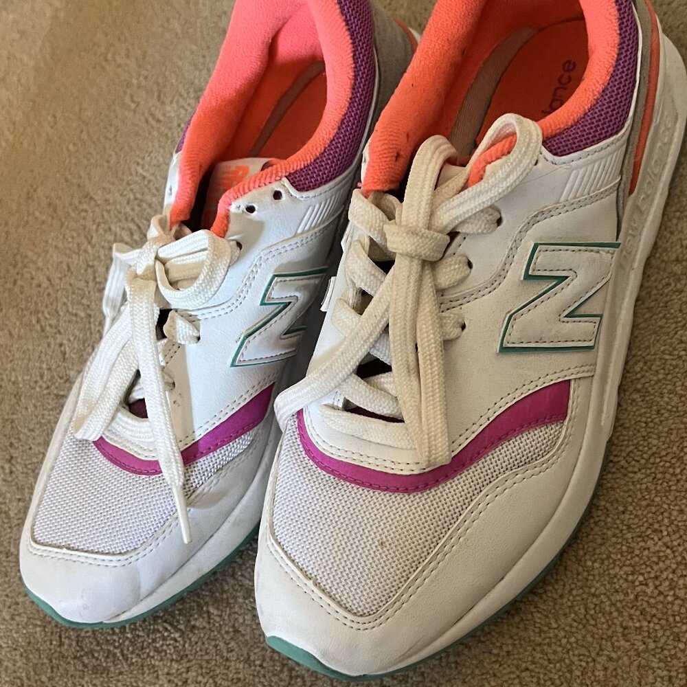 New Balance sneakers (size 8)
